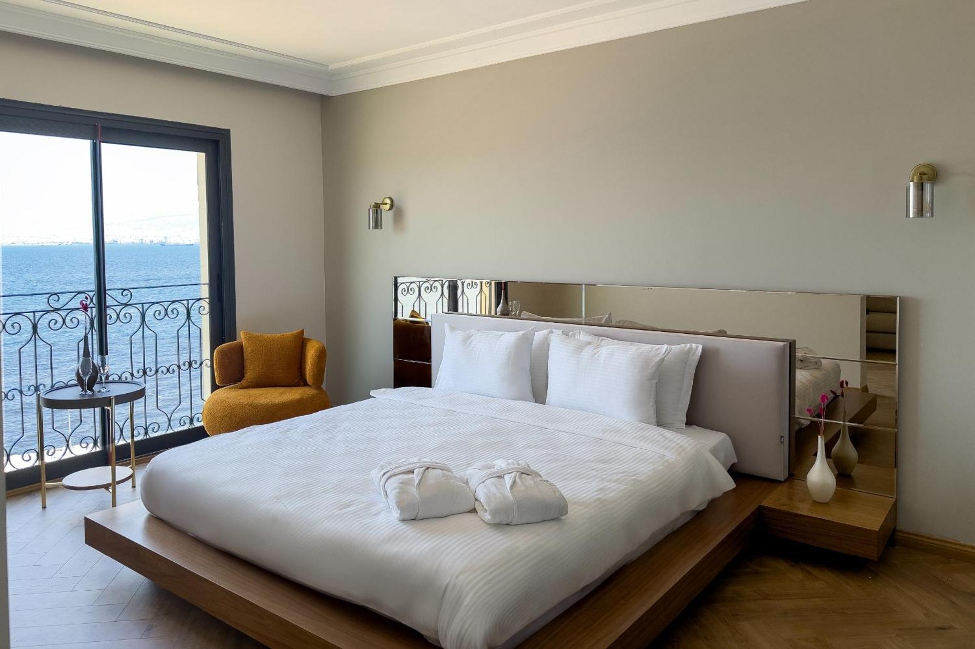 The Yali Konak Hotel Izmir Bagian luar foto