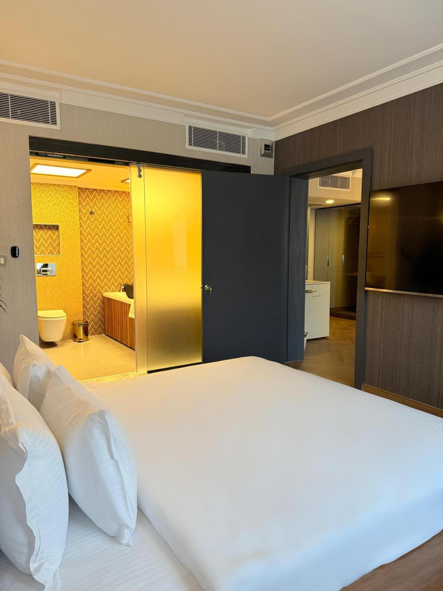 The Yali Konak Hotel Izmir Bagian luar foto