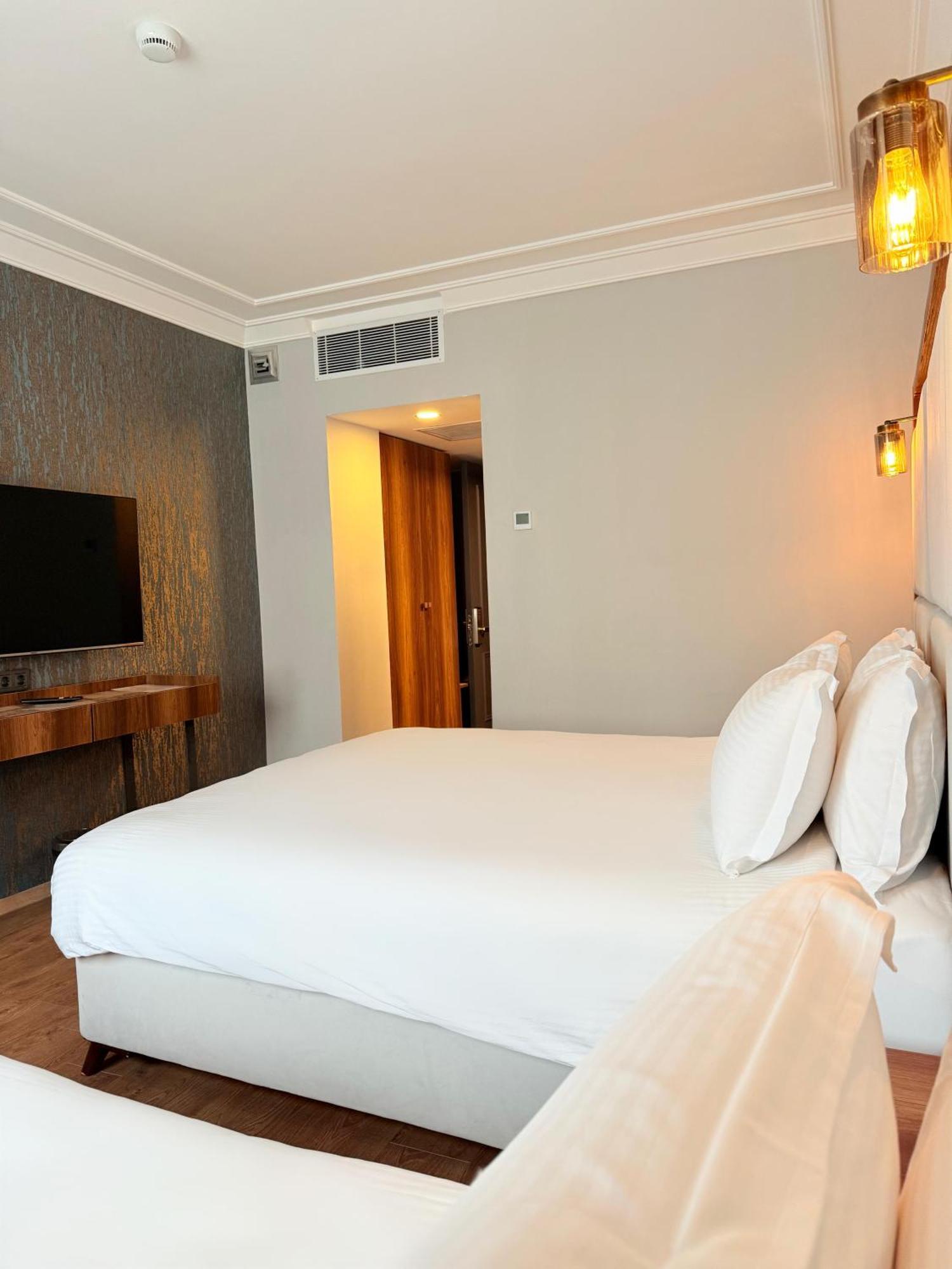 The Yali Konak Hotel Izmir Bagian luar foto