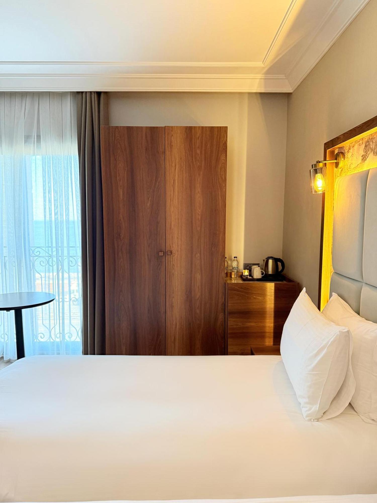 The Yali Konak Hotel Izmir Bagian luar foto