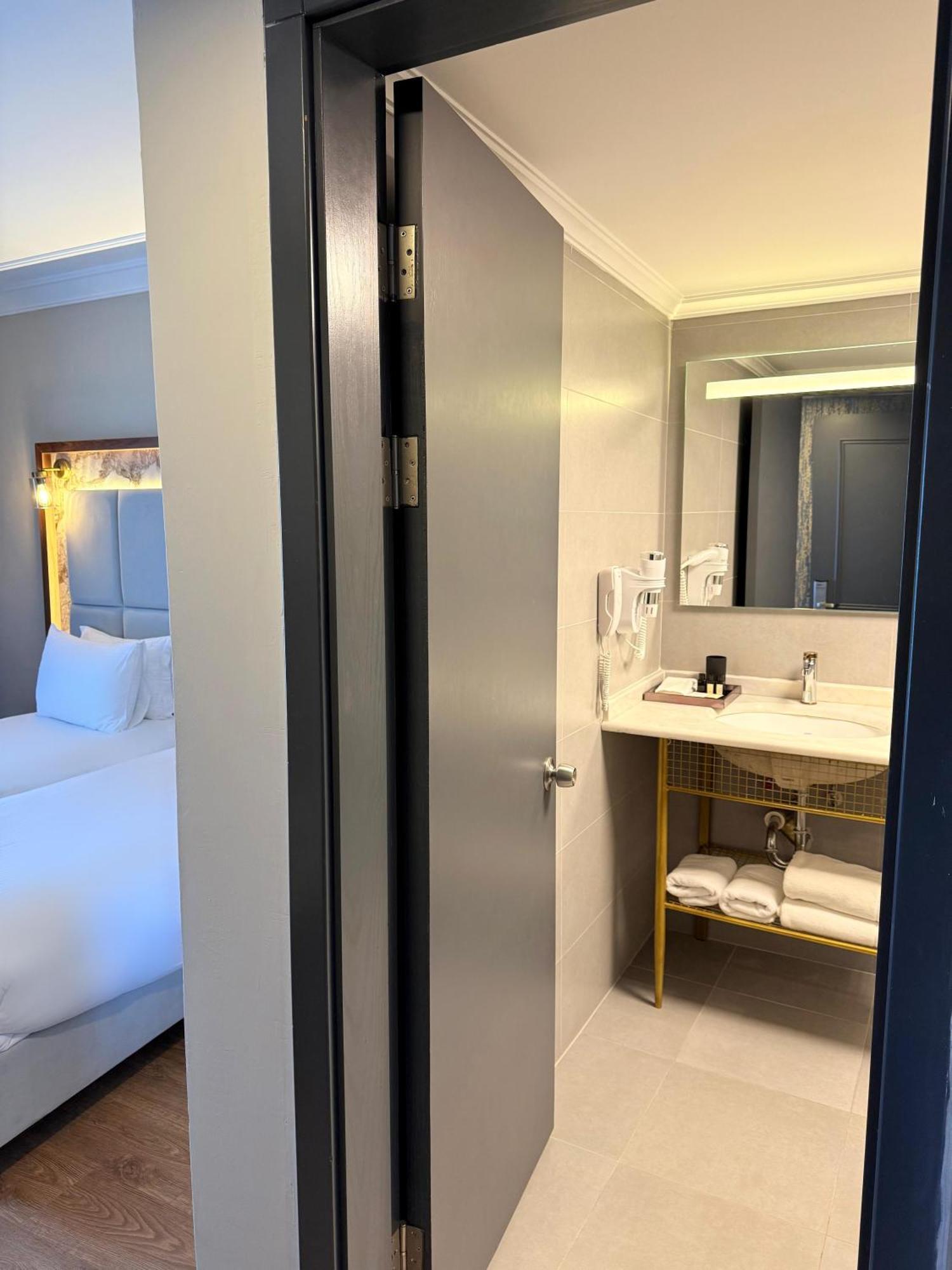 The Yali Konak Hotel Izmir Bagian luar foto